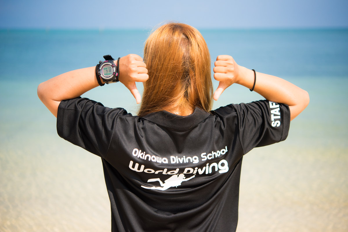 女性の受講者も多い沖縄ダイビングライセンスの取得ならワールドダイビングが最適